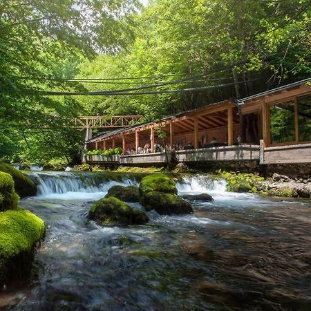 Resort Ujevara E Drinit Peć Zewnętrze zdjęcie