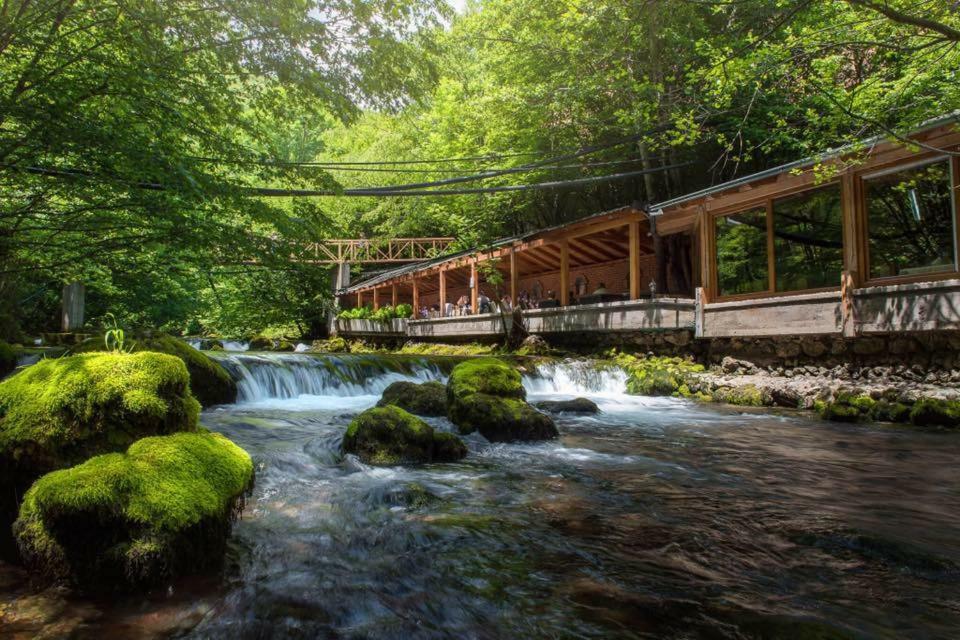 Resort Ujevara E Drinit Peć Zewnętrze zdjęcie