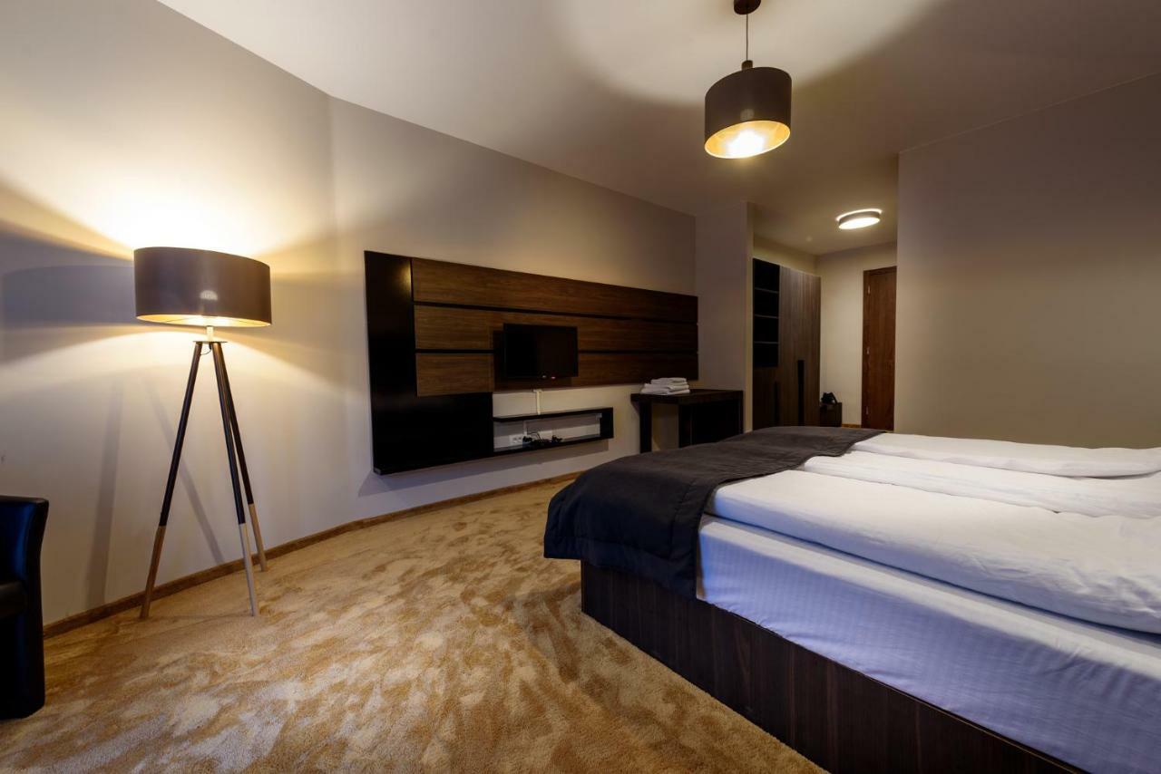 Resort Ujevara E Drinit Peć Zewnętrze zdjęcie